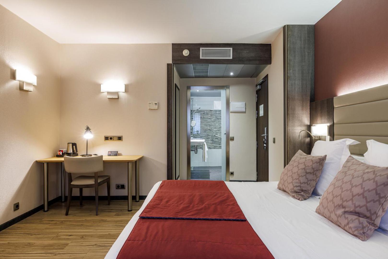 Hotel Ronda Lesseps 4*
